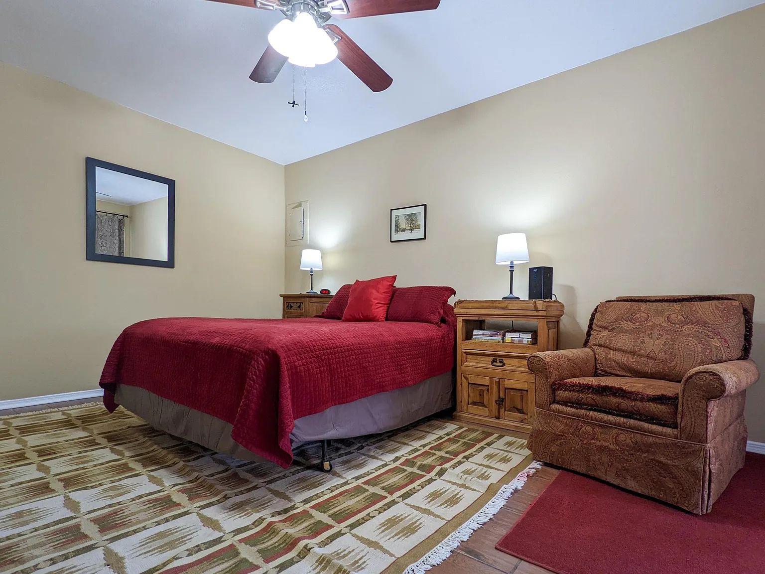 302 W Mescalero Rd — Photo 2