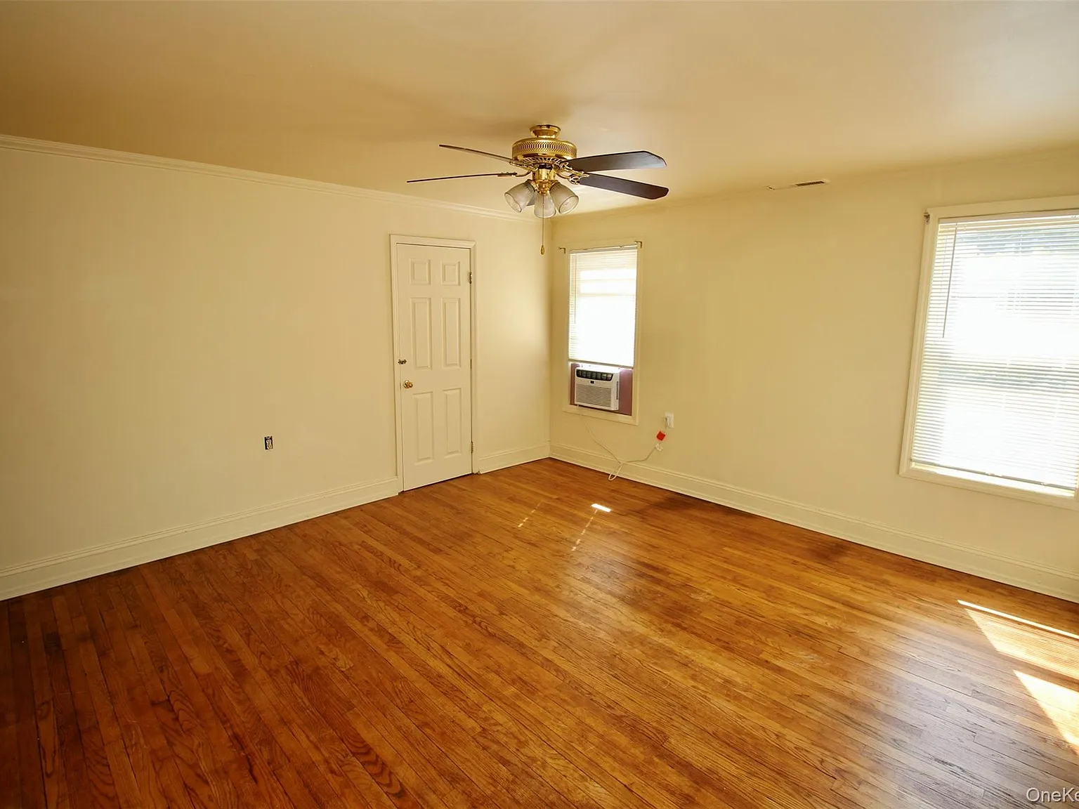 2 bed, 1.0 bath, 1000 sqft, $2,450 — Photo 2