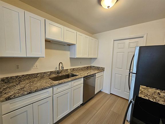 4th image of 56401 Scotland Blvd