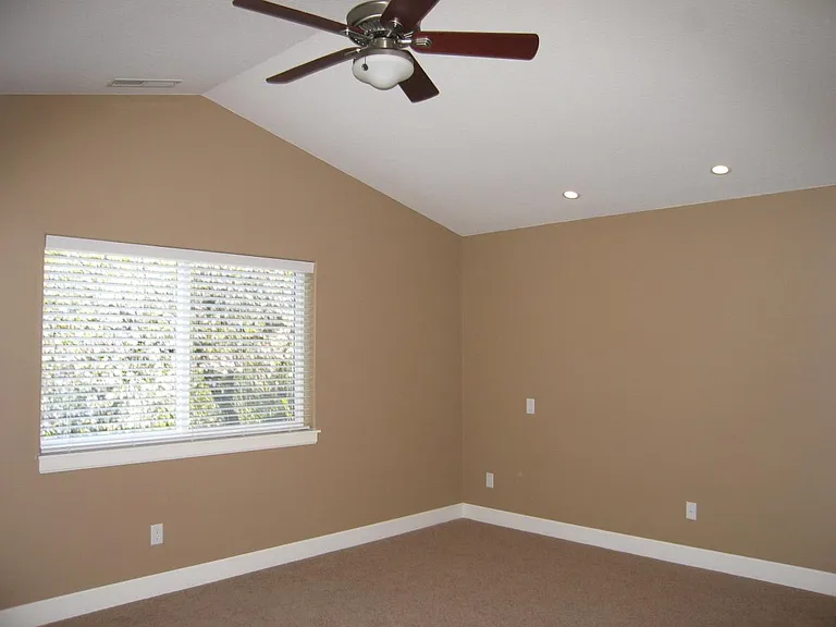 19412 SE 13th Way — Photo 7