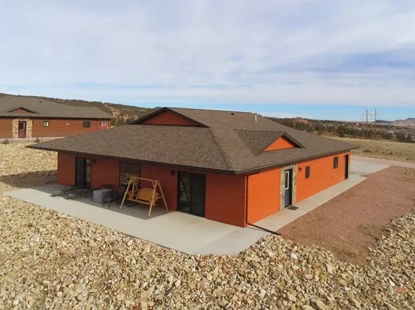 314 Falcon Dr, Hot Springs, SD 57747
