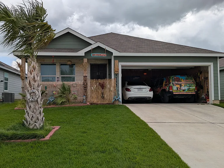 2753 Green Finch — Photo 1