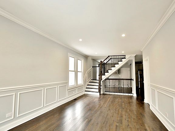 5th image of 4218 N Moody Ave