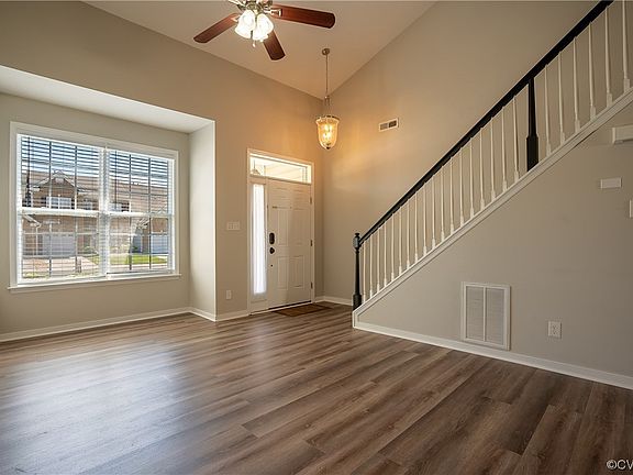 4th image of 856 Parkland Pl