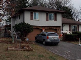 1068 Plum Rdg, Columbus, OH 43213