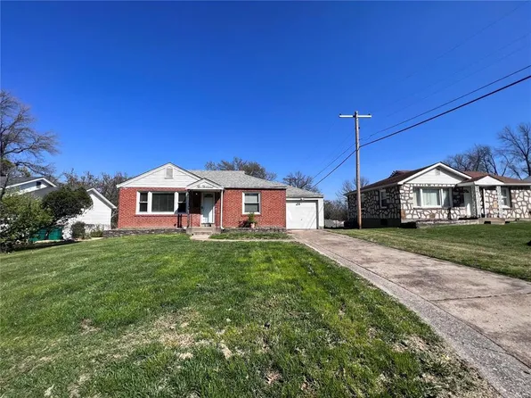 2000 Stillwater Dr, Saint Louis, MO 63114