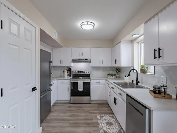 3751 E Drydock Pl, Tucson, AZ 85739