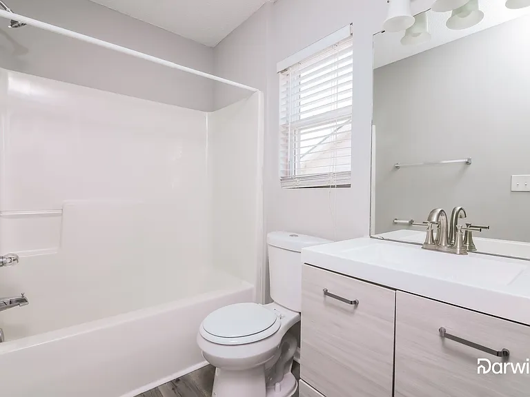6012 Ladish Ln — Photo 7
