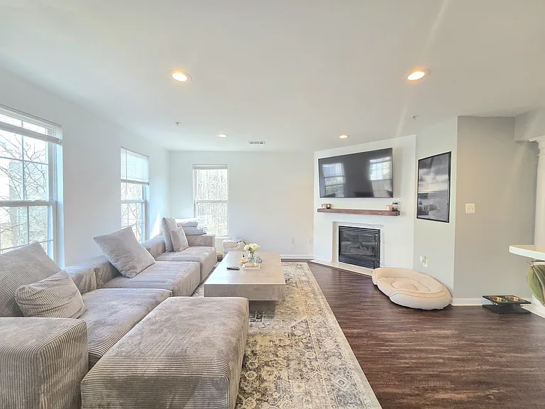 1604 Post Oak Dr #55 — Photo 22