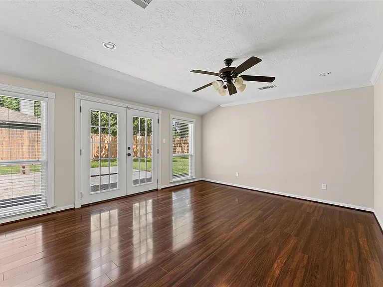 3202 Greenham Ct — Photo 7