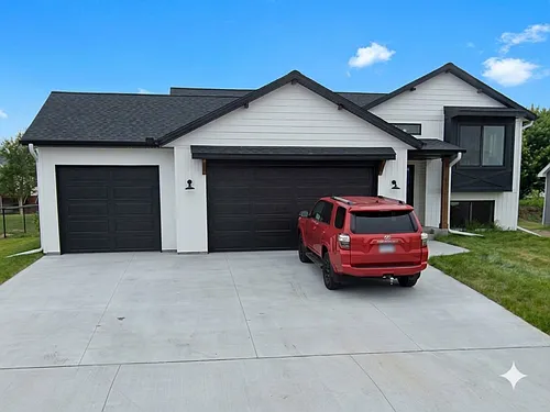 1842 Brandt Dr NE Photo 1