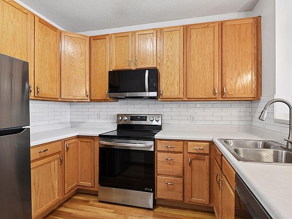 4th image of 560 2nd St N #410