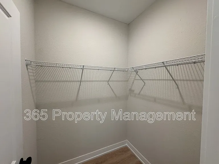 2020 Dorion St — Photo 11