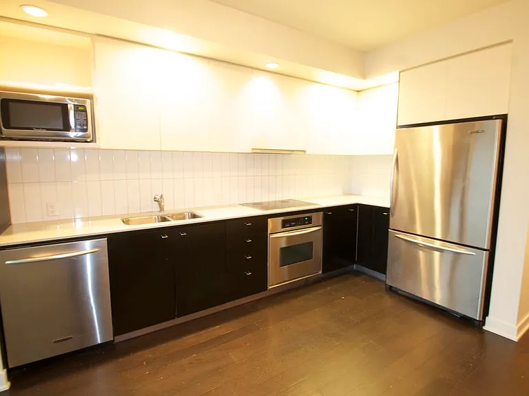 2851 Heather St #301 — Photo 4