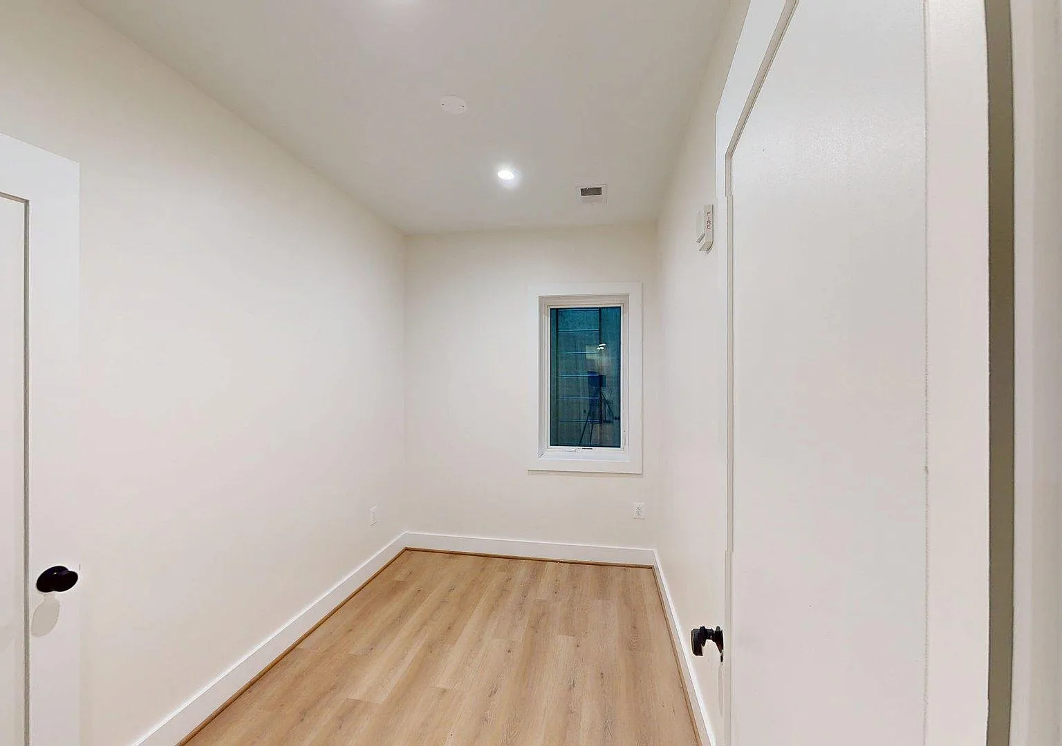2 bed, 850 sqft, $2,899 — Photo 4