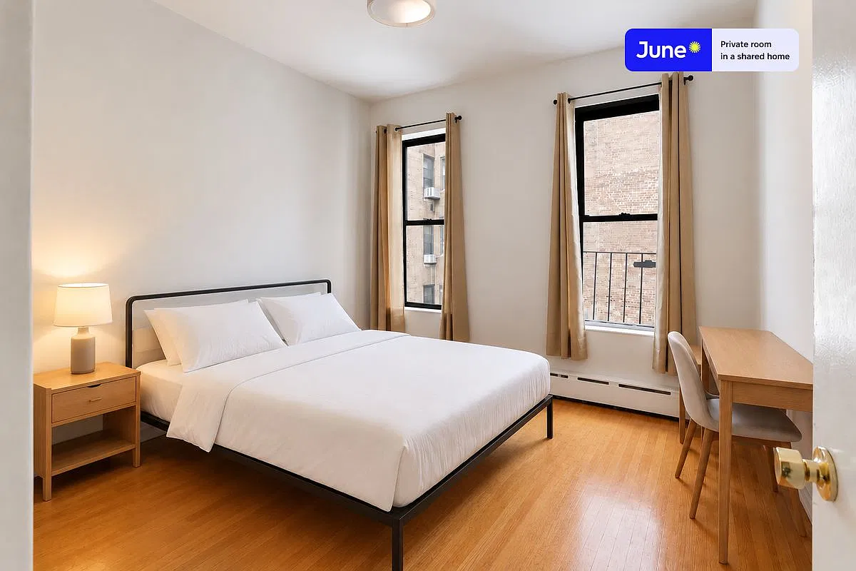 Queen bedroom in 3 bed/1 bath home in Upper West Side #757 C — Photo 1