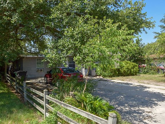 2nd image of 607 Deely Pl