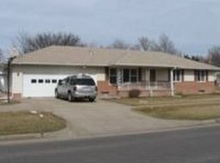 317 E 12th St, Hastings, NE 68901