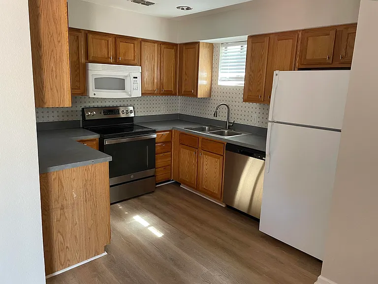 2315 Timber Oaks Ln — Photo 8