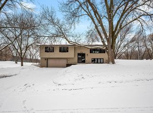 3903 Calcite Dr, Eagan, MN 55122