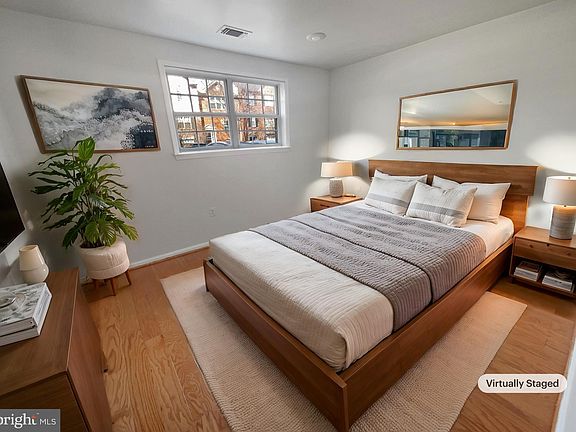 4th image of 5493 Middlebourne Ln