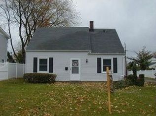 21 Harness Ln, Levittown, NY 11756