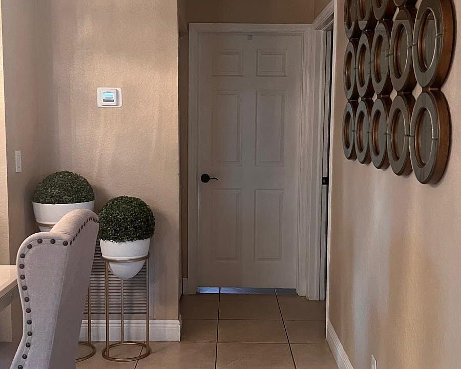 1st image of 261 Jennings Avenue