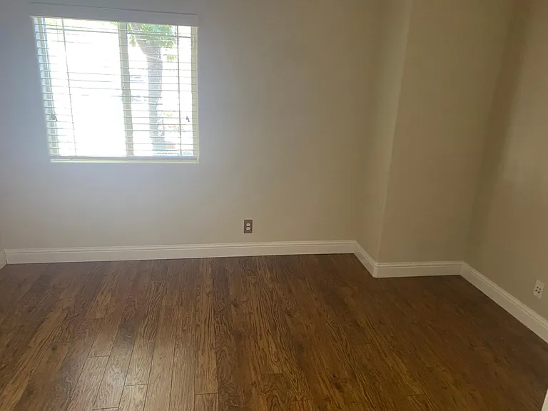 490 Briarwood Dr — Photo 36