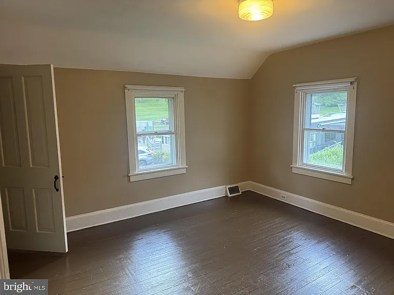 508 Warren Rd — Photo 15