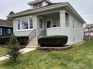 666 S Parkside Ave, Elmhurst, IL 60126