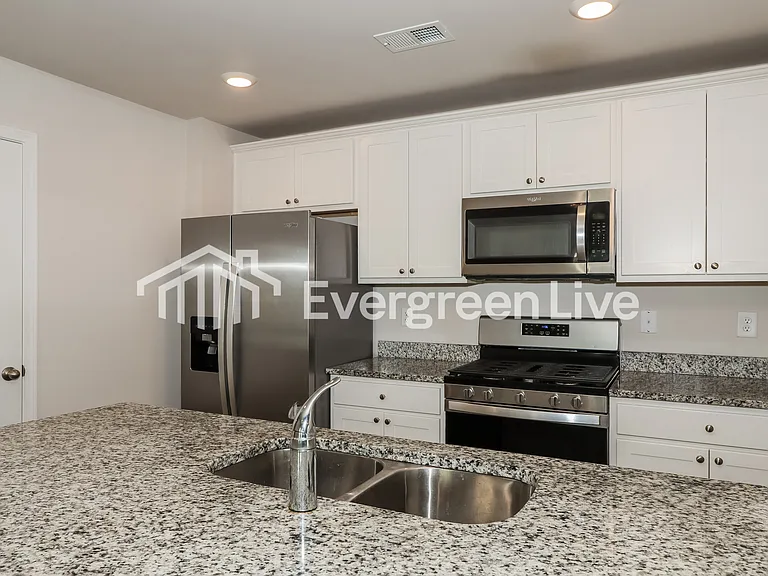 2257 Courtina Way — Photo 5