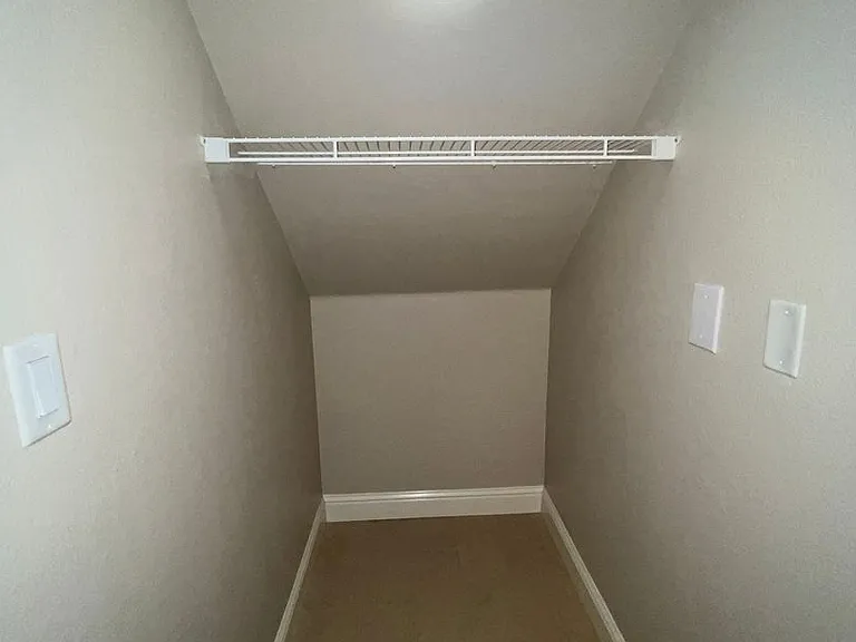 3923 W Jerome Ave — Photo 17