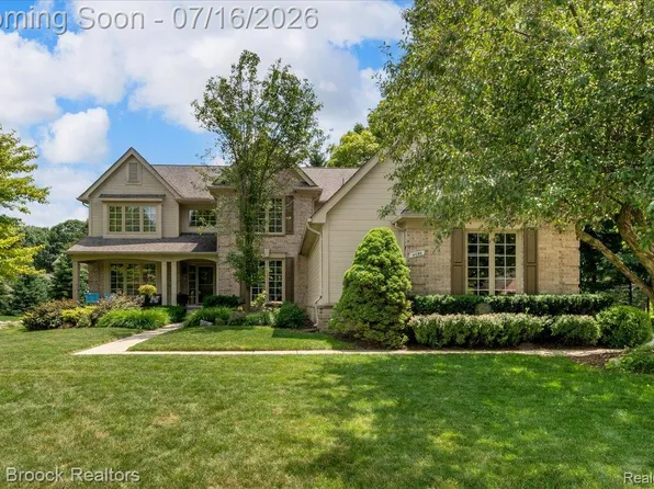 4086 Arcadia Dr, Auburn Hills, MI 48326