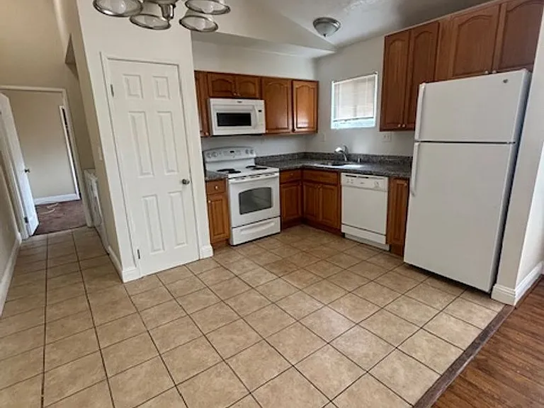 8290 Macarthur Blvd Lease Only — Photo 3