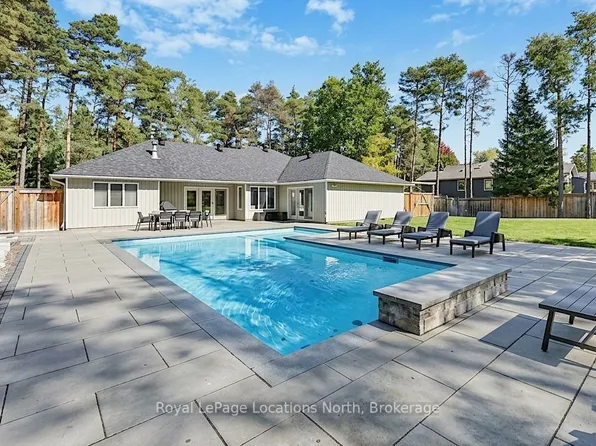 39 Forest Dr, Collingwood, ON L9Y 4W7