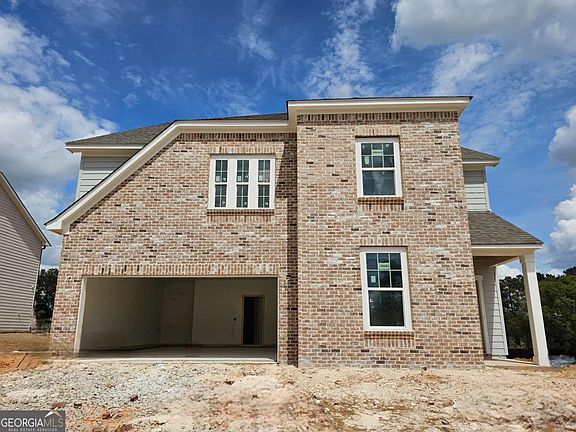 2nd image of 30 Silverleaf Trl
