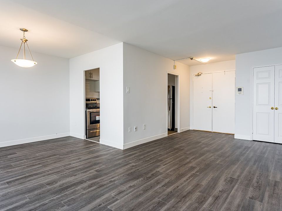 West Park Village Apartments 10 Blackfriar Ave Etobicoke, ON Zillow