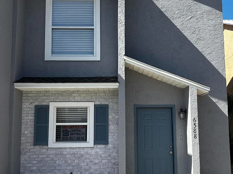 6588 Harbour Blvd — Photo 4