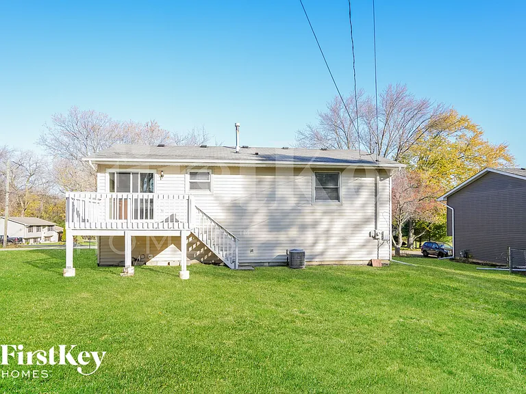 3219 W Beach Dr — Photo 15