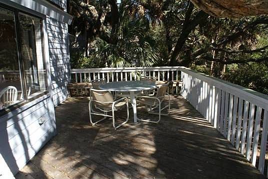 deck in back of house