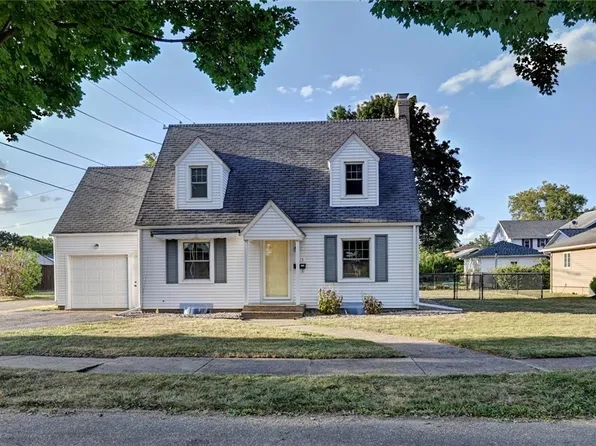 415 Bowers Ave NW, New Philadelphia, OH 44663