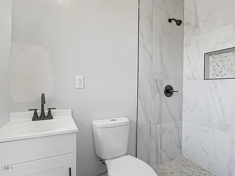 3408 Hixson St — Photo 8