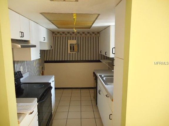 4th image of 4304 Aqua Vista Dr Unit 11B