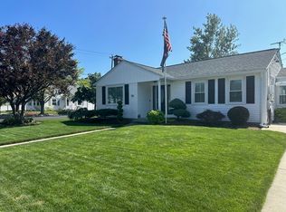 108 Benjamin St, Pawtucket, RI 02861