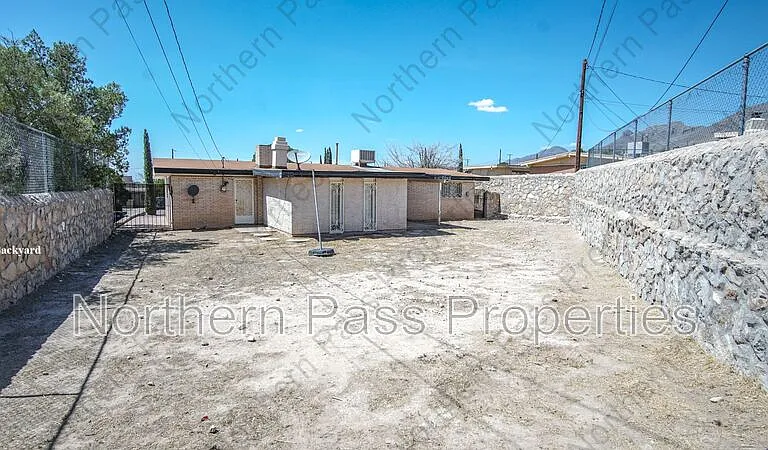 244 Mardi Gras Dr — Photo 26