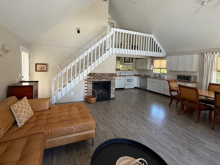 208 Swinomish Dr — Photo 4