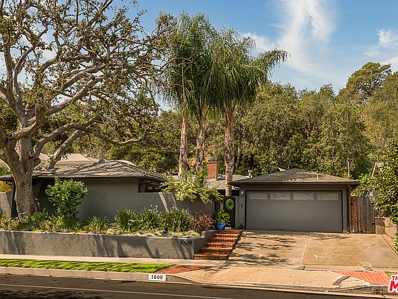 2nd image of 1009 Bienveneda Ave