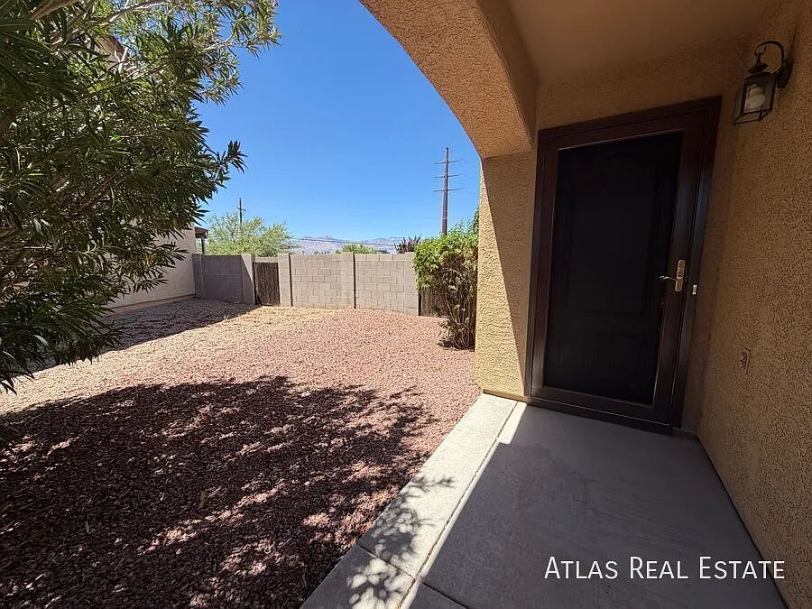 Beautiful, Updated Eastside 4 bedroom in cul de sac — Photo 3
