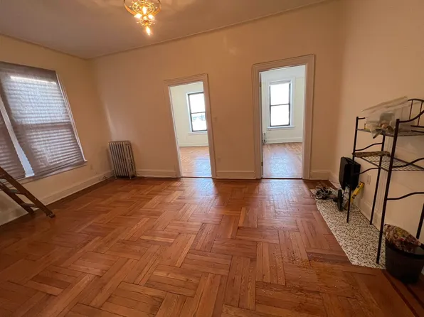 24-60 27th Street image 2 of 5