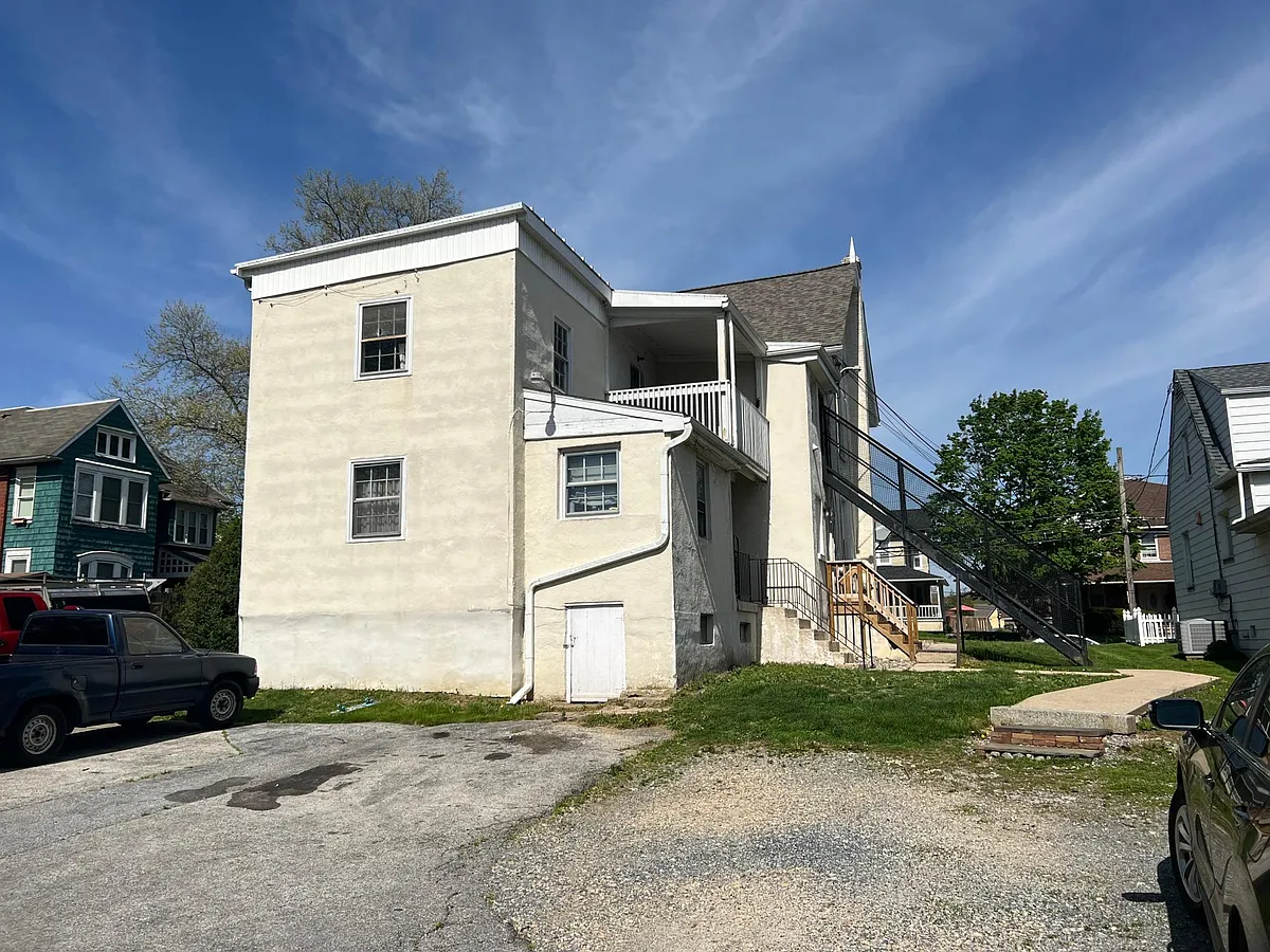 Building Photo - 208 Pennsylvania Ave #1